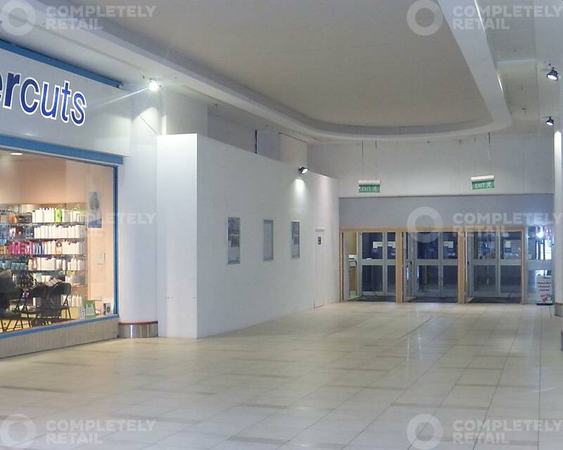 36 - 36A Eastgate Shopping Centre, Basildon, Basildon - Picture 2017-11-30-13-36-07