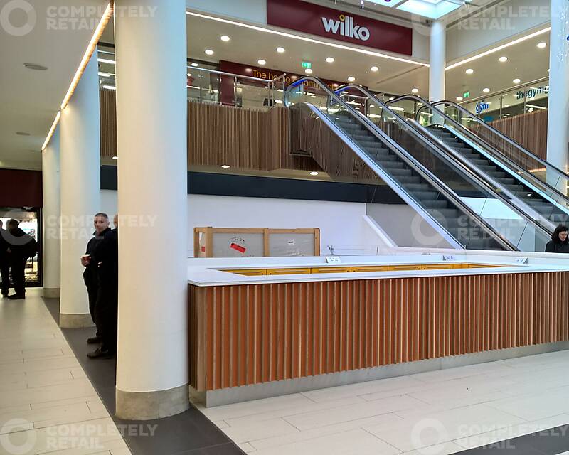 Kiosk C, Broad Street Mall, Reading 