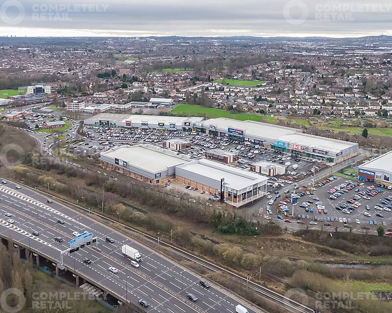 Restaurant 2C, Gallagher Shopping Park, Wednesbury - Picture 2026-04-15-16-38-09