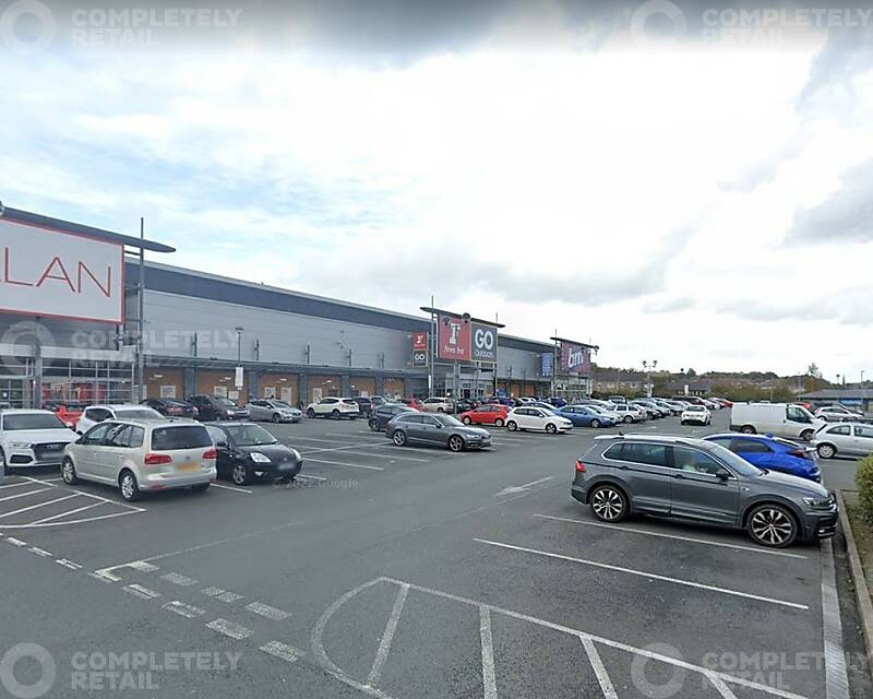 St David’s Retail Park, Bangor - Picture 2022-12-19-12-45-38
