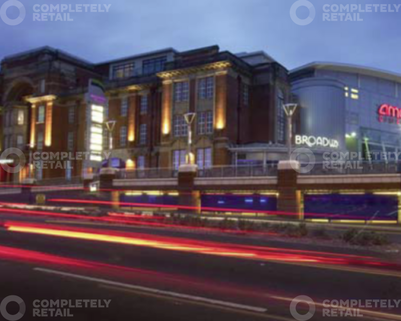 Broadway Plaza - Picture 1