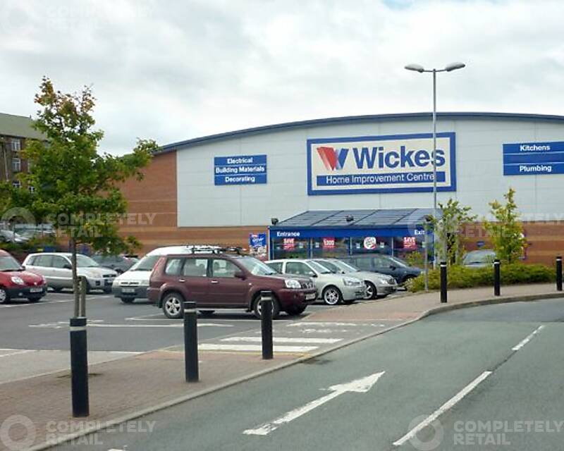 Chorley Retail Park - Wickes - Picture 1