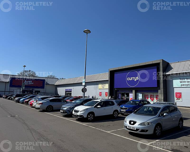 County Oak Retail Park, Crawley - Picture 2026-02-24-11-18-15