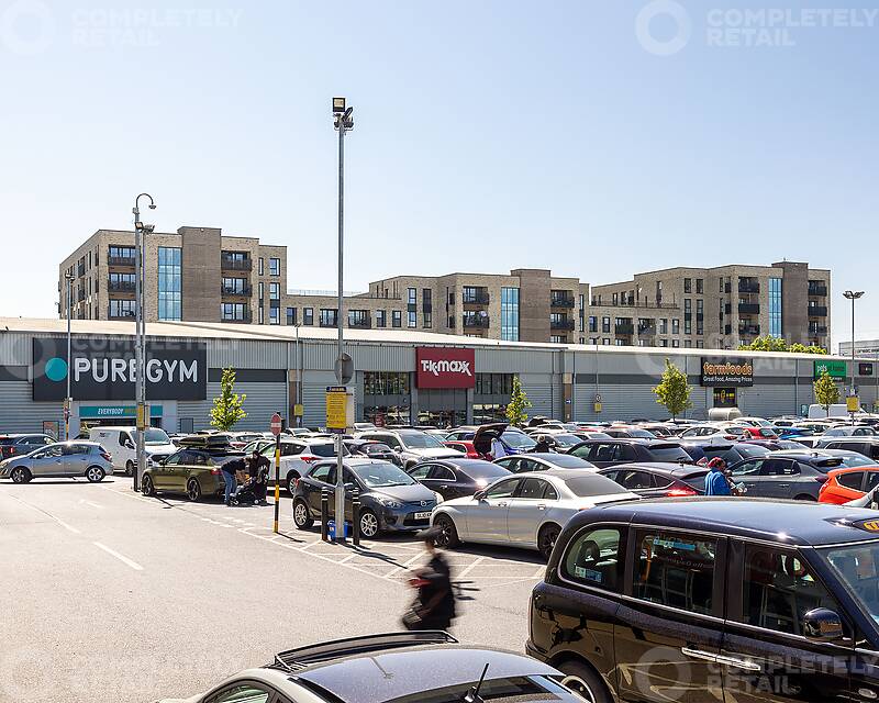 Merrielands Retail Park 06