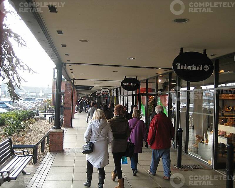 Cheshire Oaks Designer Outlet - Picture 1