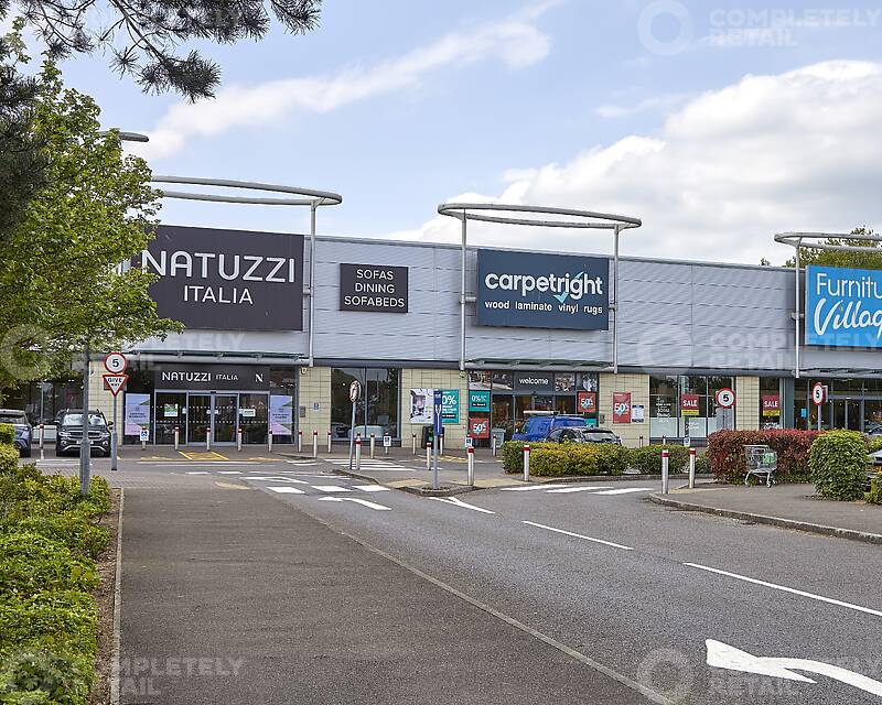 Solartron Retail Park, Farnborough - Picture 2025-07-01-15-58-13