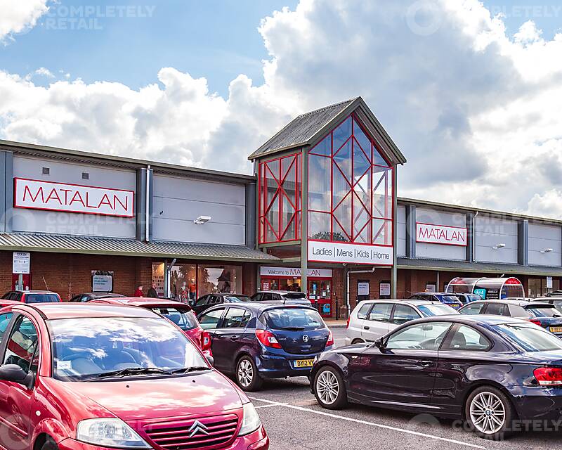 Quedgeley Retail Park, Gloucester - Picture 2022-11-30-16-02-13