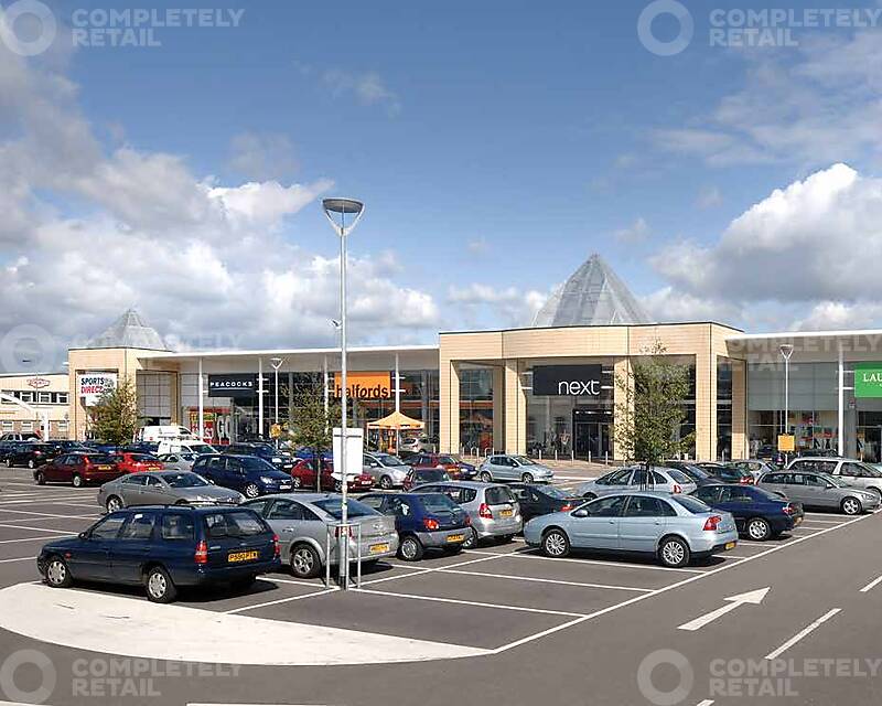 Solent Road Retail Park - Picture 1