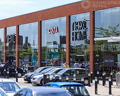 Lombardy Shopping Park, Hayes