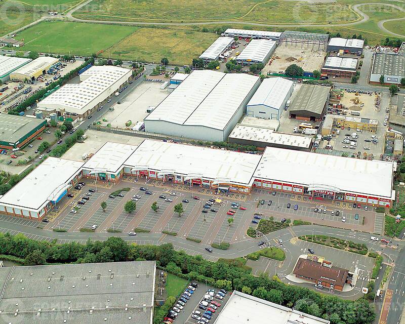 Hayes Bridge Retail Park - Picture 1