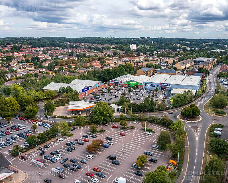 Apsley Mills Retail Park, Hemel Hempstead - Picture 2022-11-10-16-51-00