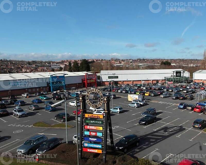 Waterside Retail Park - Picture 3