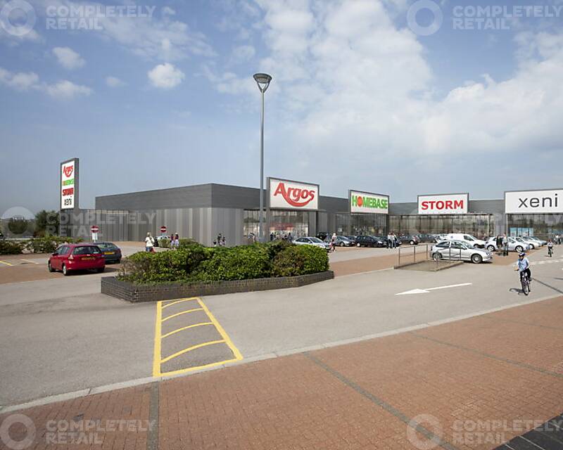 Pentavia Retail Park - Picture 4