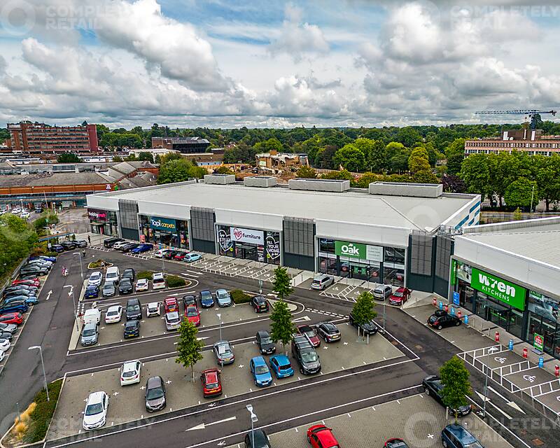 Horizon Retail Park, Farnborough - Picture 2022-11-15-14-10-51