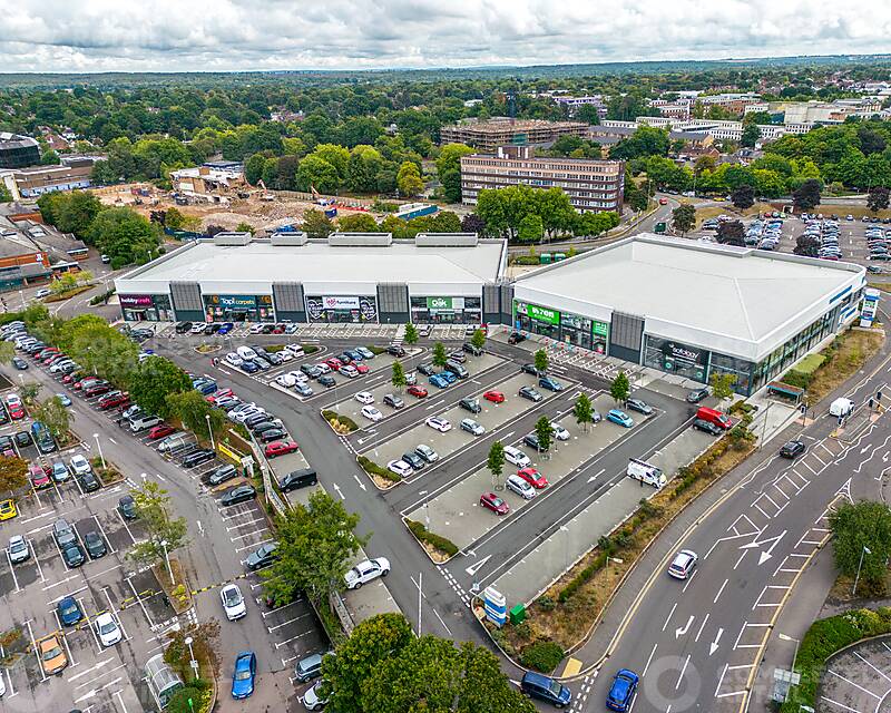 Horizon Retail Park, Farnborough - Picture 2022-11-15-14-12-45