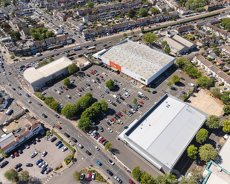 Newbury Park Retail Park 01