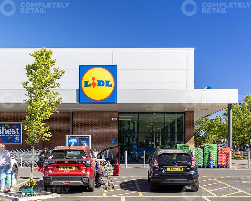 Newbury Park Retail Park 03