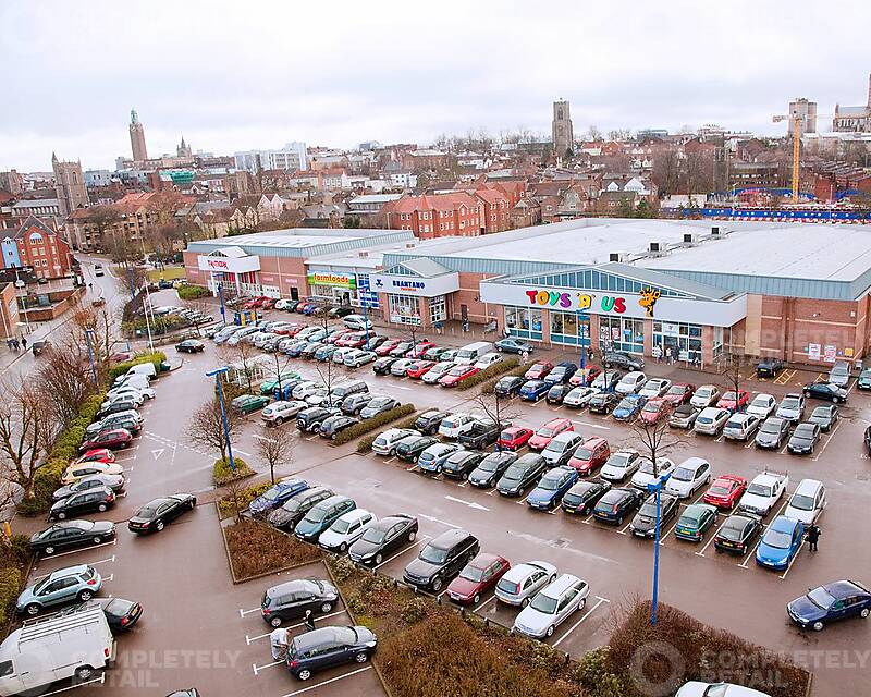 Cathedral Retail Park - Picture 1