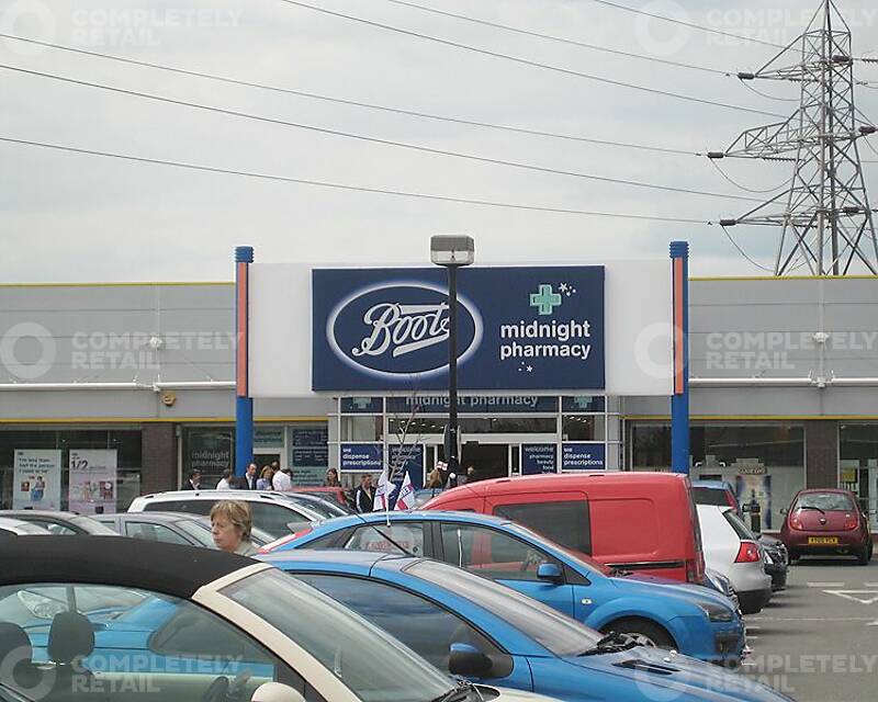 Riverside Retail Park - Picture 4