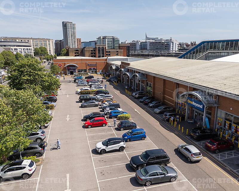 Station Shopping Park 2
