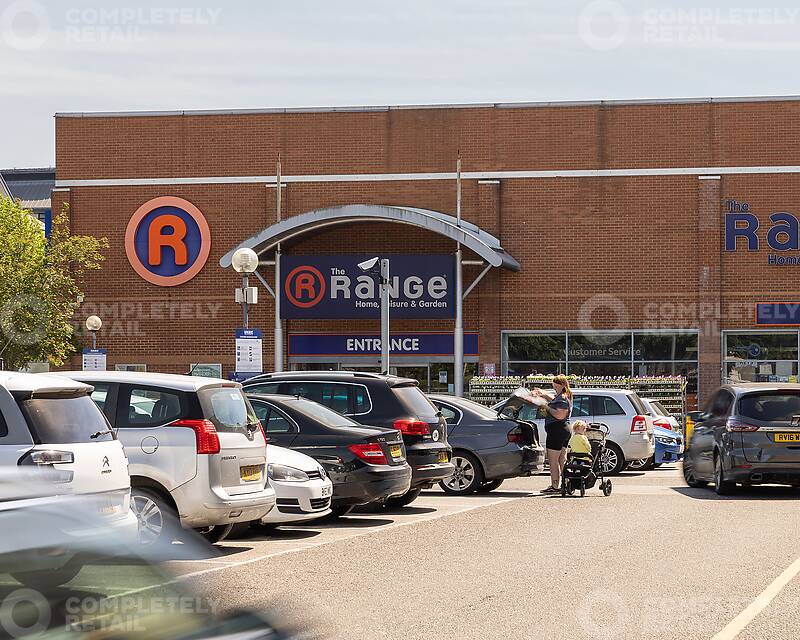 Station Shopping Park 3