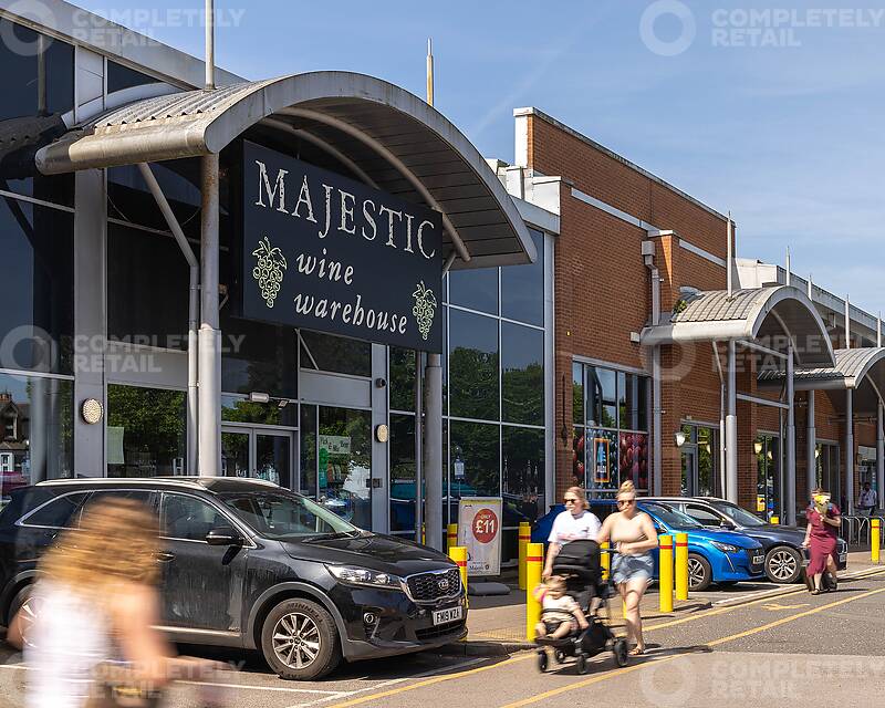 Station Shopping Park 4