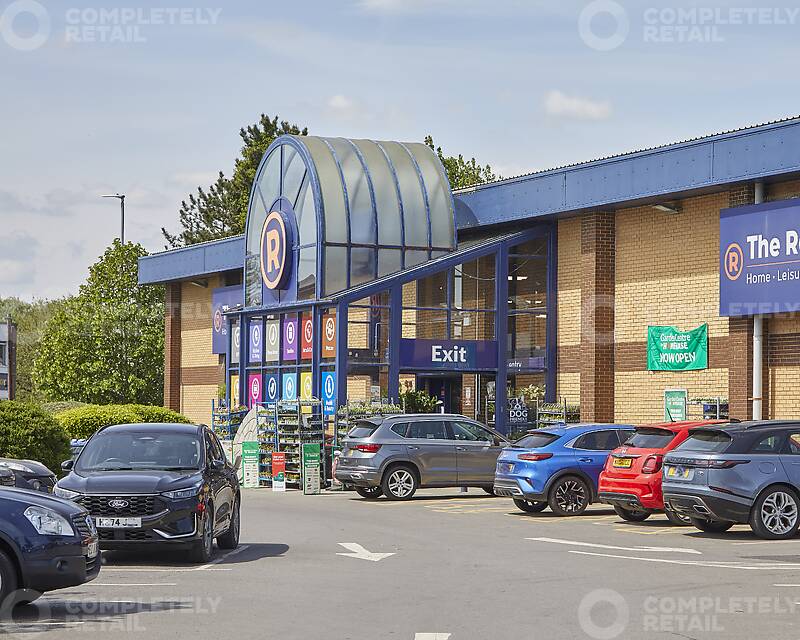 Southampton Road Retail Park, Salisbury - Picture 2025-07-01-10-16-54