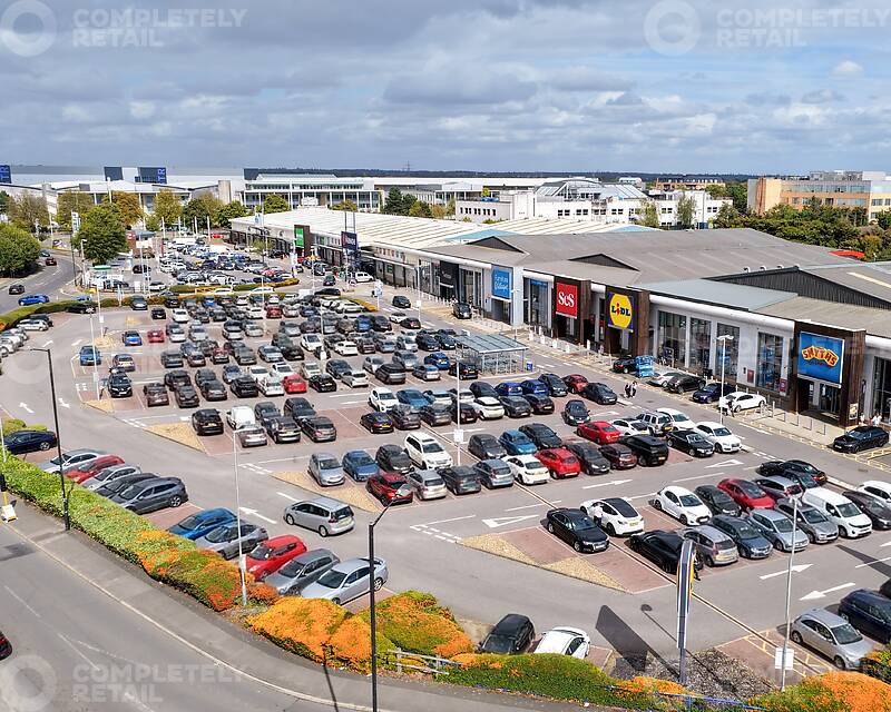 Slough Retail Park, Slough - Picture 2026-06-18-12-05-25