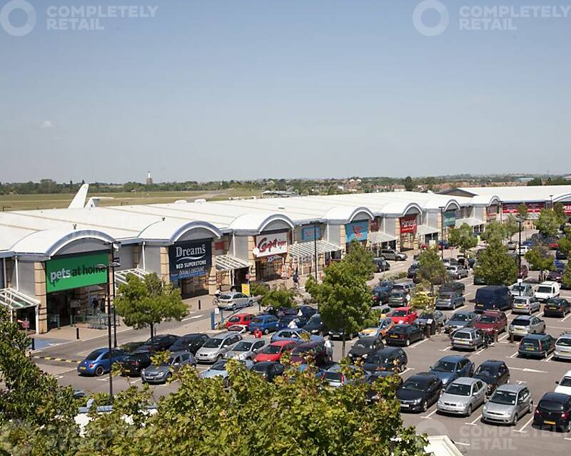 Airport Retail Park - Picture 4