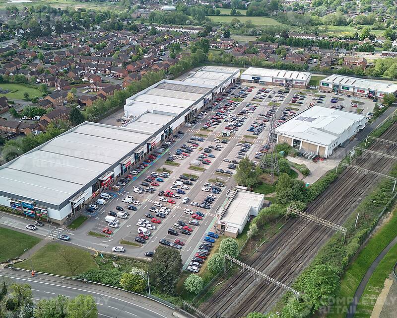 Queens Shopping Park_01