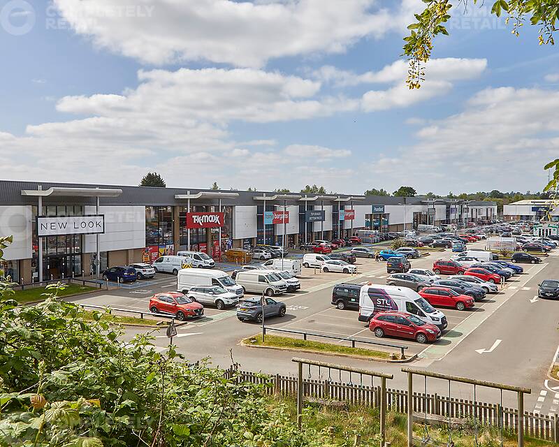 Queens Shopping Park_02
