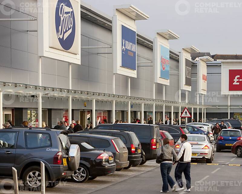CR_RW_3367_Maybird_Shopping_Park_Stratford_Upon_Avon_picture_3