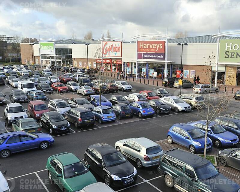 Priory Fields Retail Park - Picture 5