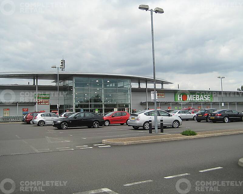Queens Drive - Homebase / Carpetright - Picture 2