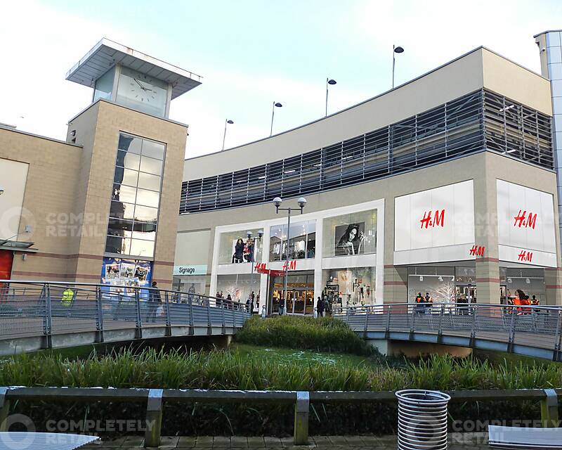 Riverside Shopping Centre - Picture 5