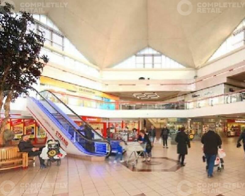 Strand Shopping Centre - Picture 4