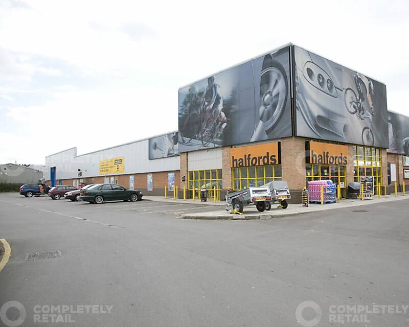 CR_RW_5184_Eastern_Avenue_Halfords_Gloucester_picture_1