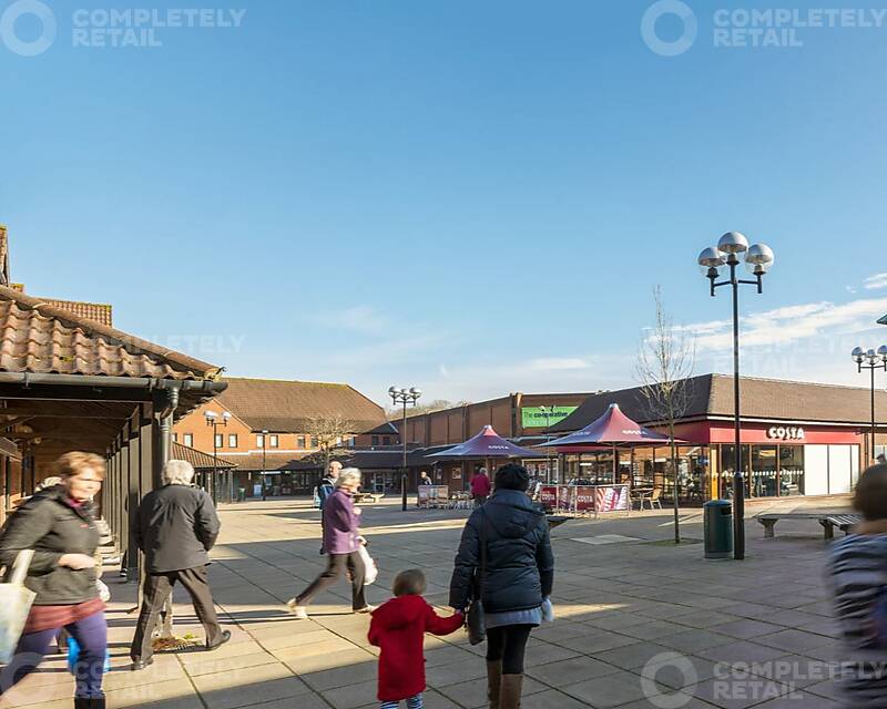 Locks Heath Shopping Village - Picture 6