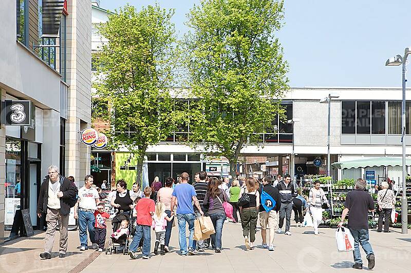 Willow Place & Corby Town Shopping - Picture 4