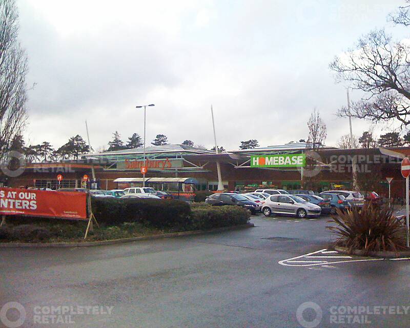 Redding Way - Sainsburys / Homebase - Picture 1