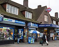 Knightsbridge Underground Station